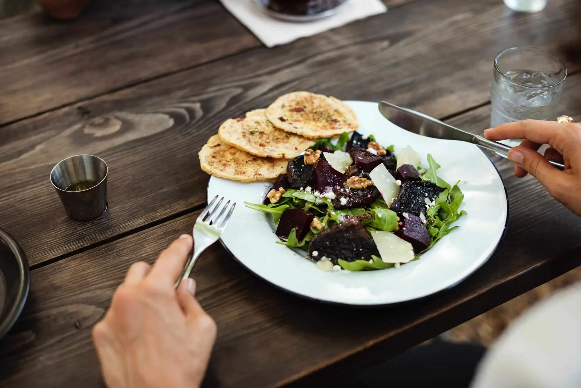 Read more about the article Mindful eating to improve mental health