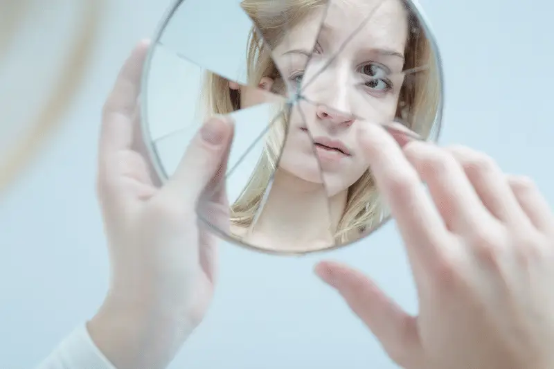 Read more about the article What No One Tells You About Body Dysmorphic Disorder (BDD)
