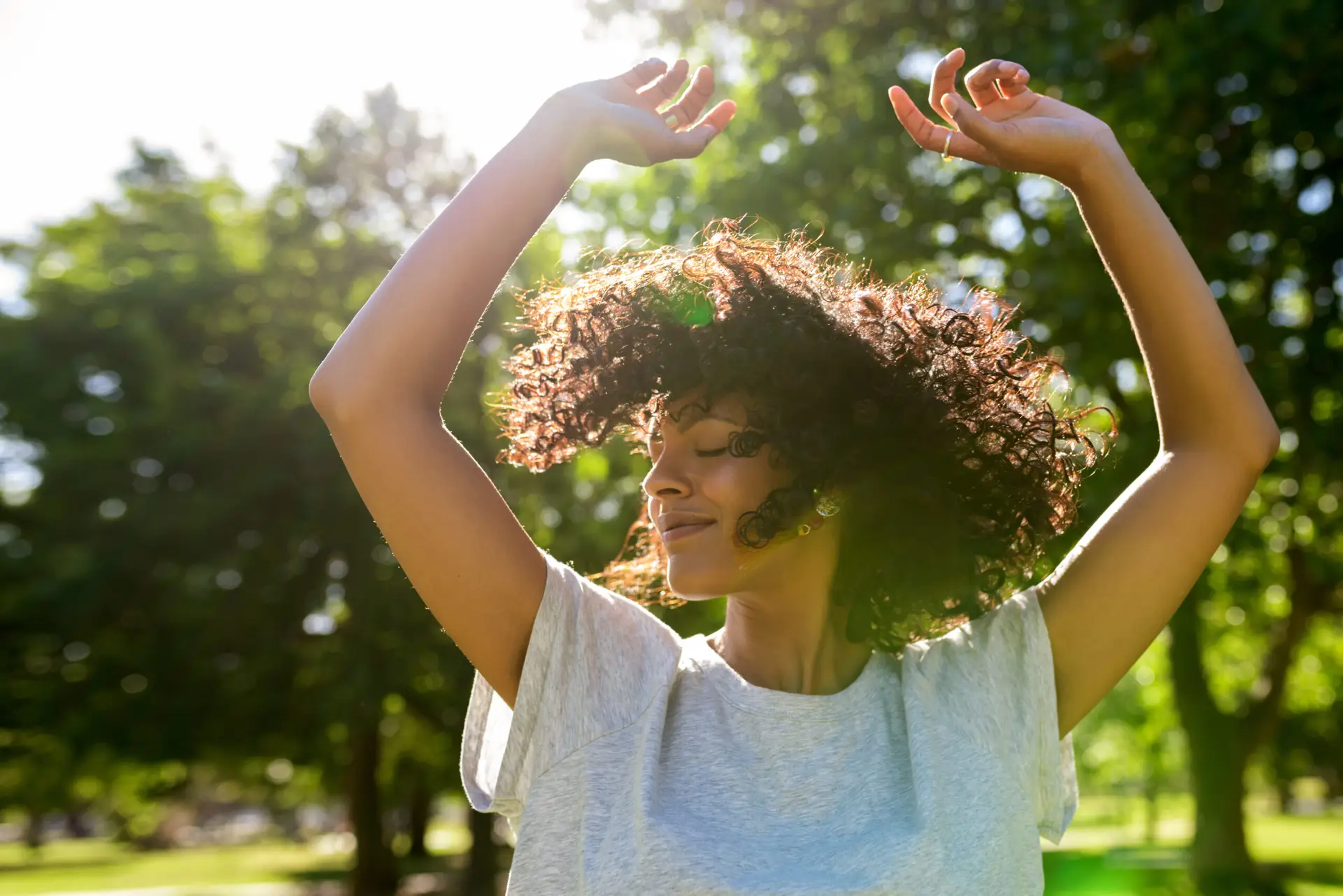 Introvert vs Extrovert: How to embrace your authentic self Read more about the article Introvert vs Extrovert: How to embrace your authentic self
