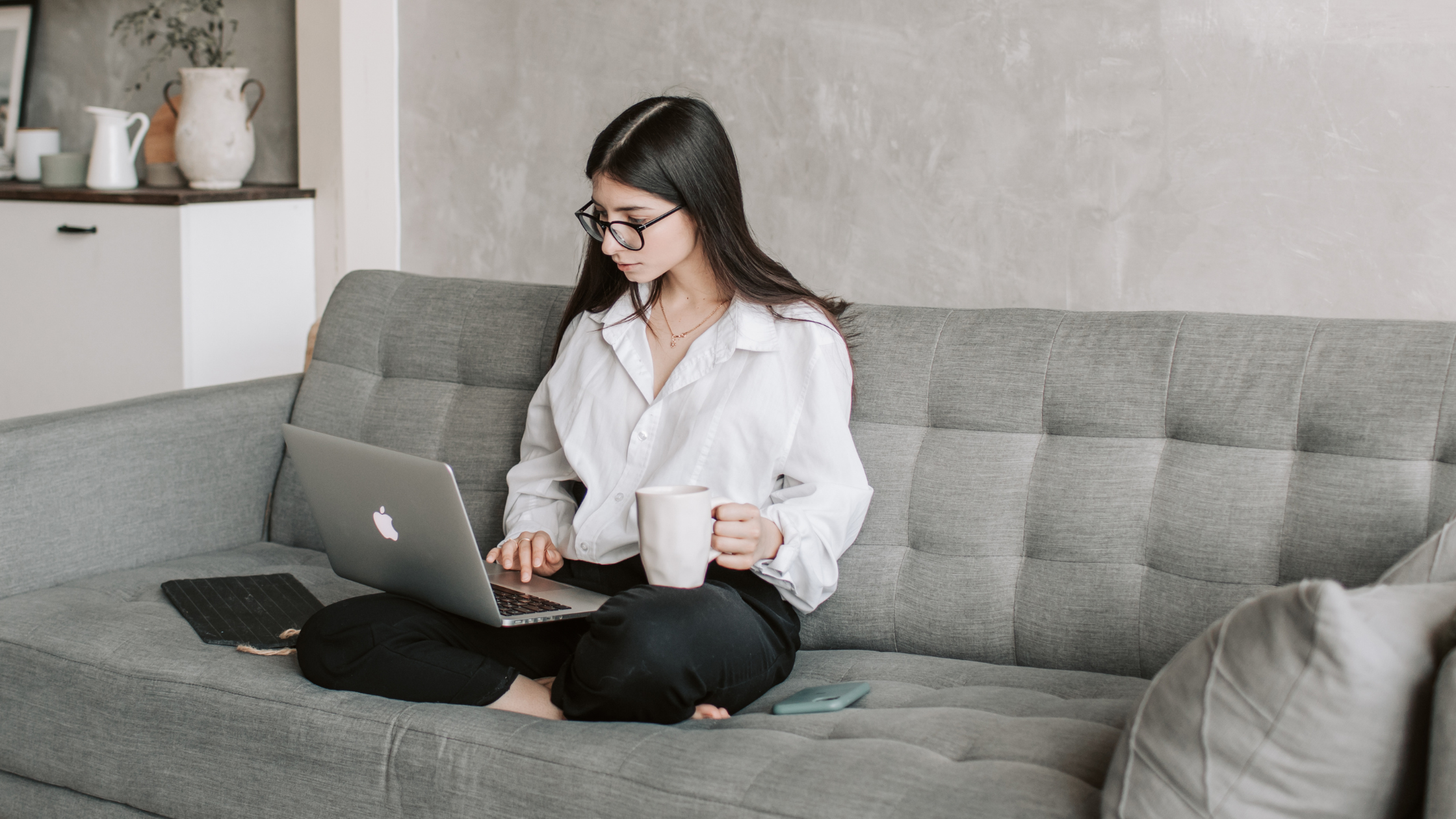 A client during narcissistic abuse recovery therapy session