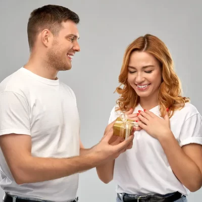 Is It Love Or A Lovebomb How To Tell The Difference Between